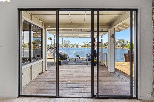 1250 Willow Lake Rd, Discovery Bay, CA 94505