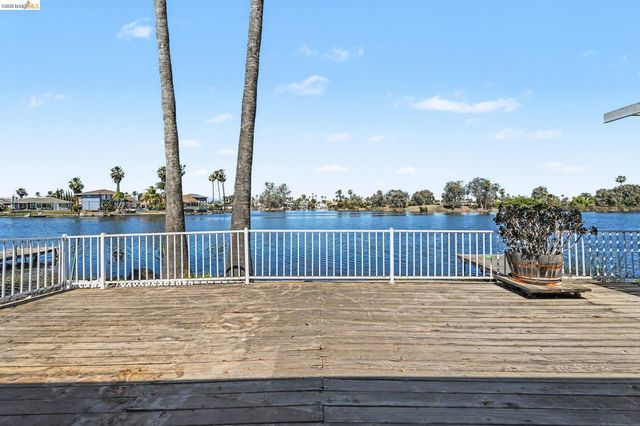 1250 Willow Lake Rd, Discovery Bay, CA 94505