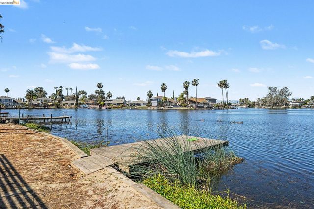 1250 Willow Lake Rd, Discovery Bay, CA 94505