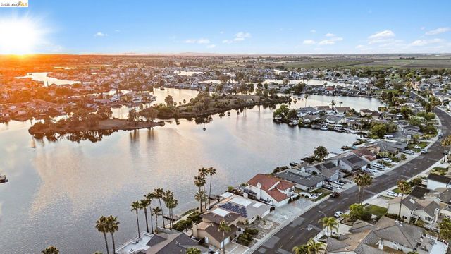 1250 Willow Lake Rd, Discovery Bay, CA 94505