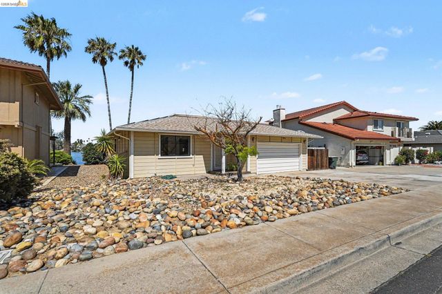 1250 Willow Lake Rd, Discovery Bay, CA 94505