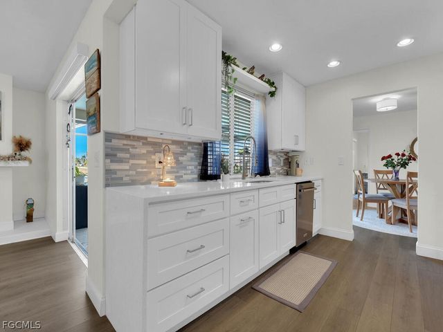 4622 SW 10th AVE, Cape Coral, FL 33914