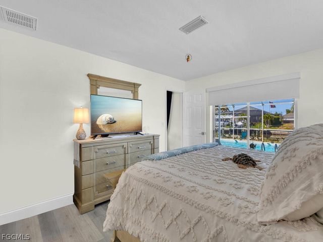 4622 SW 10th AVE, Cape Coral, FL 33914