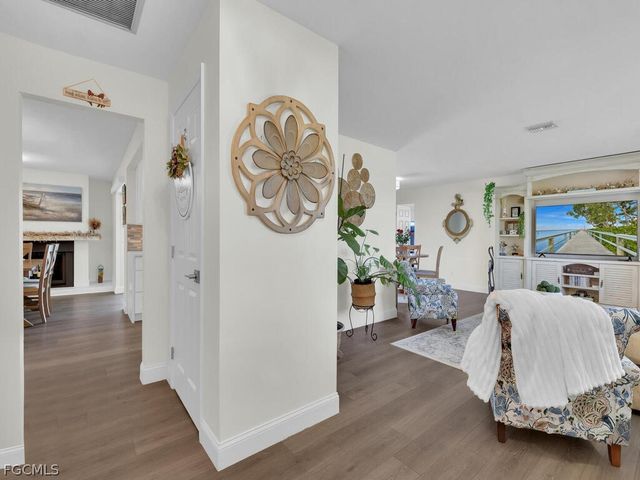 4622 SW 10th AVE, Cape Coral, FL 33914