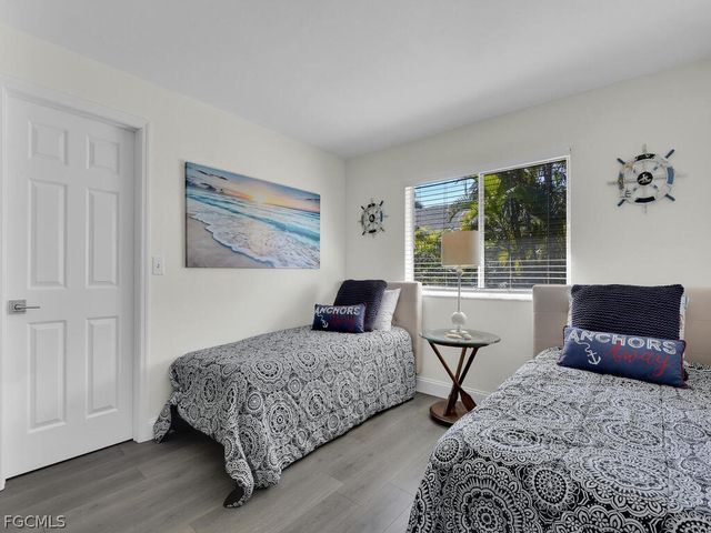 4622 SW 10th AVE, Cape Coral, FL 33914