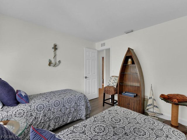 4622 SW 10th AVE, Cape Coral, FL 33914