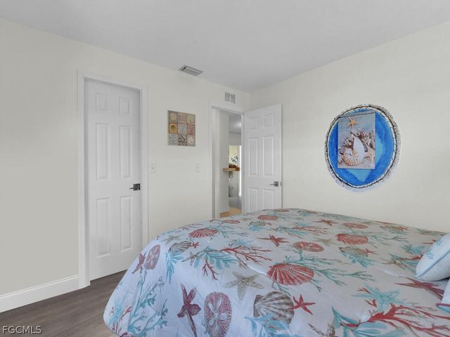 4622 SW 10th AVE, Cape Coral, FL 33914