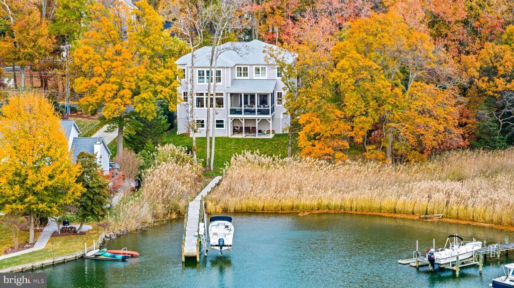 90 E LAKE DR, Annapolis, MD 21403