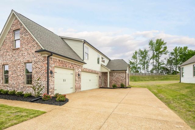 10252 GRAY HERON DR, Lakeland, TN 38002