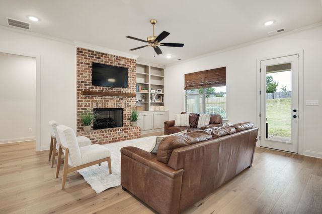 10252 GRAY HERON DR, Lakeland, TN 38002