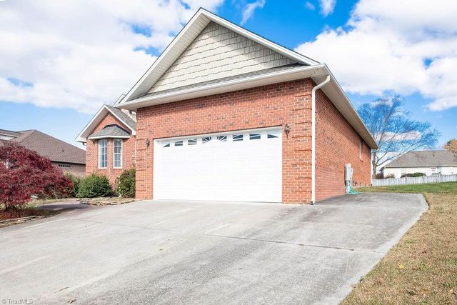 107 Autumn Hill Court, Archdale, NC 27263