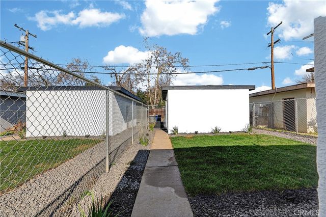 1013 -1017 W Santa Fe Avenue, Merced, CA 95340