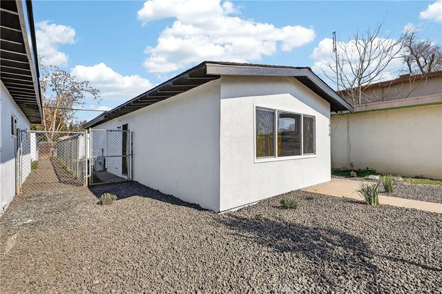 1013 -1017 W Santa Fe Avenue, Merced, CA 95340