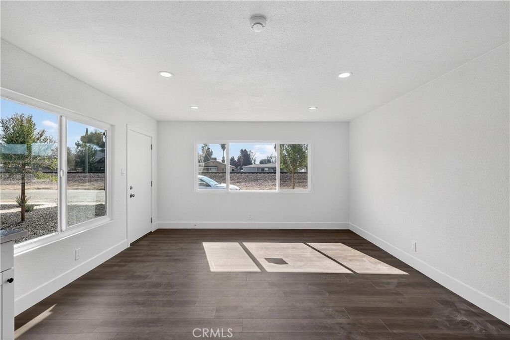 Image 12 of property listing at 1013 -1017 W Santa Fe Avenue, Merced, CA 95340