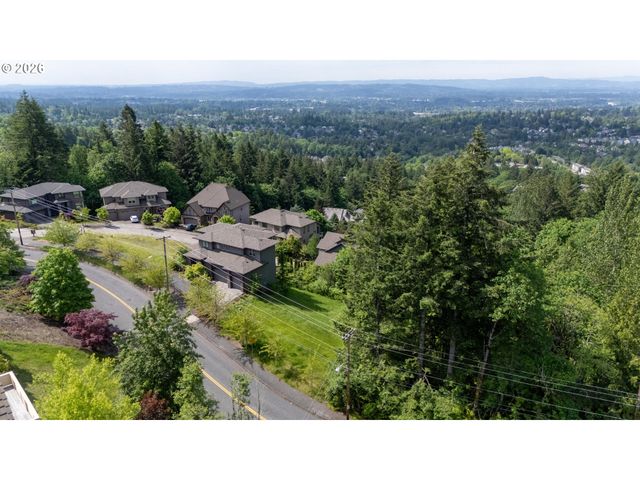 3348 Nw TULLAMORE Ct, Portland, OR 97229