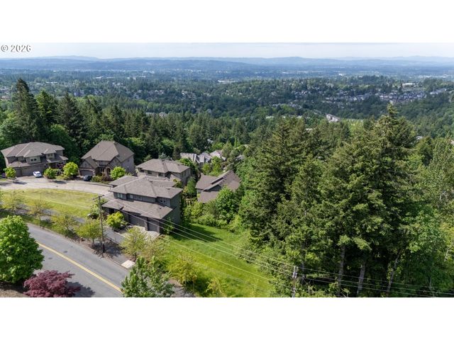 3348 Nw TULLAMORE Ct, Portland, OR 97229