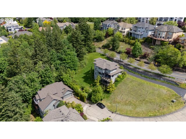 3348 Nw TULLAMORE Ct, Portland, OR 97229