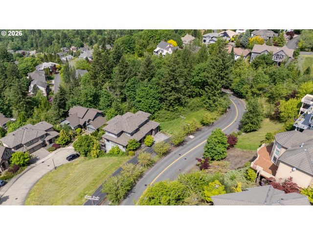 3348 Nw TULLAMORE Ct, Portland, OR 97229
