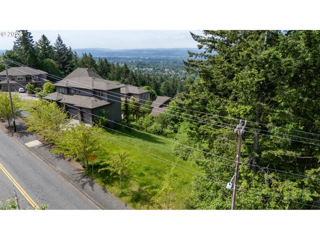 3348 Nw TULLAMORE Ct, Portland, OR 97229
