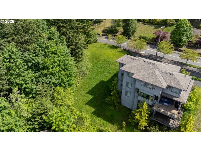 3348 Nw TULLAMORE Ct, Portland, OR 97229