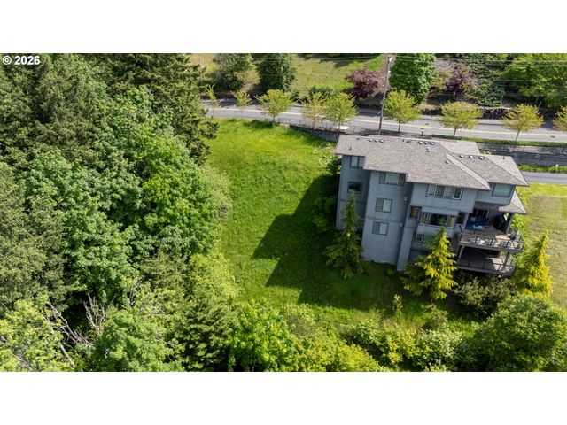 3348 Nw TULLAMORE Ct, Portland, OR 97229