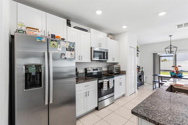 6402 BACK FORTY LOOP, Zephyrhills, FL 33541