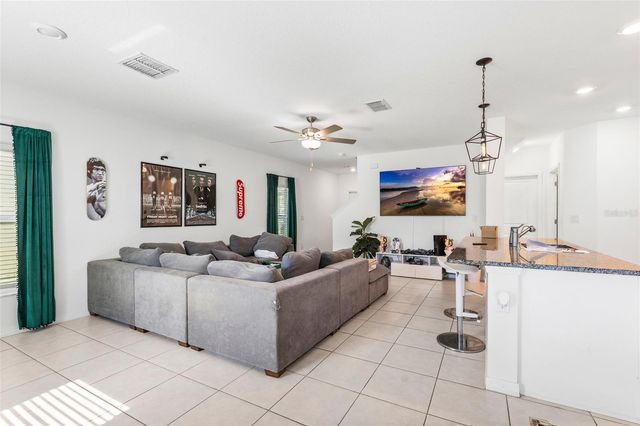 6402 BACK FORTY LOOP, Zephyrhills, FL 33541