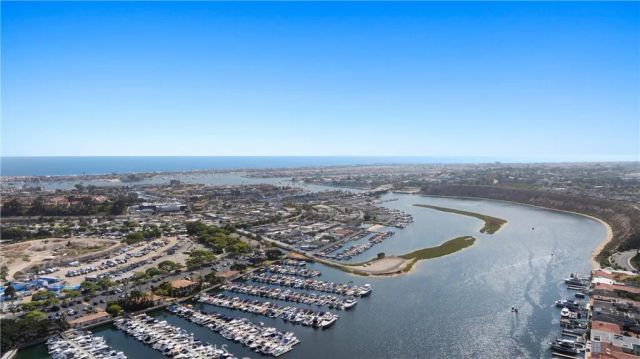 304 Lexington, Newport Beach, CA 92660