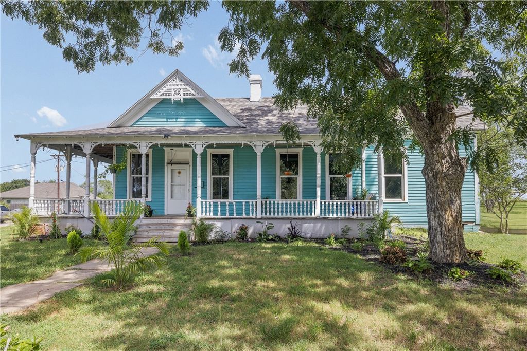 610 West Davis Street, Hearne, TX 77859 — exterior