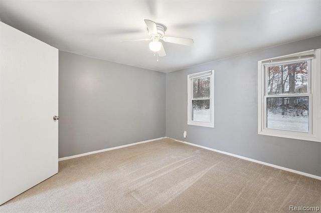 2266 Newberry Road, Waterford, MI 48329