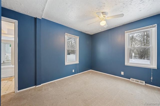 2266 Newberry Road, Waterford, MI 48329