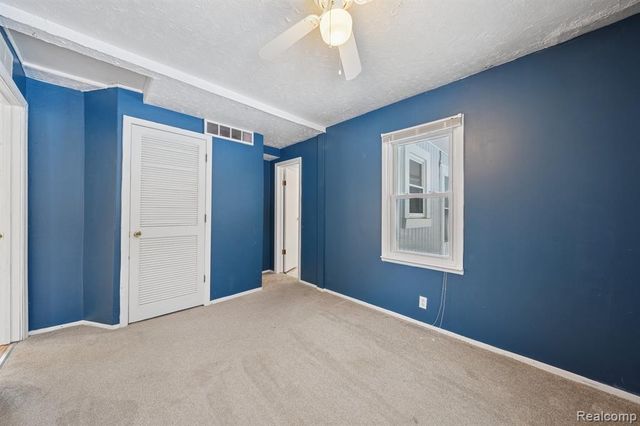 2266 Newberry Road, Waterford, MI 48329