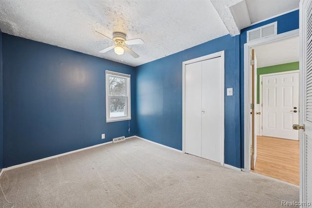 2266 Newberry Road, Waterford, MI 48329