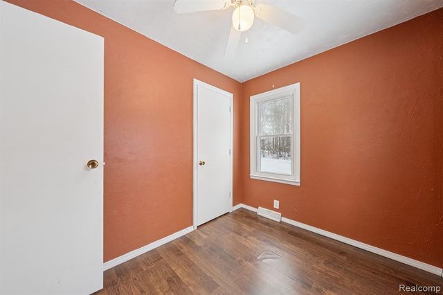 2266 Newberry Road, Waterford, MI 48329