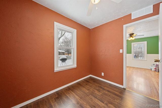 2266 Newberry Road, Waterford, MI 48329