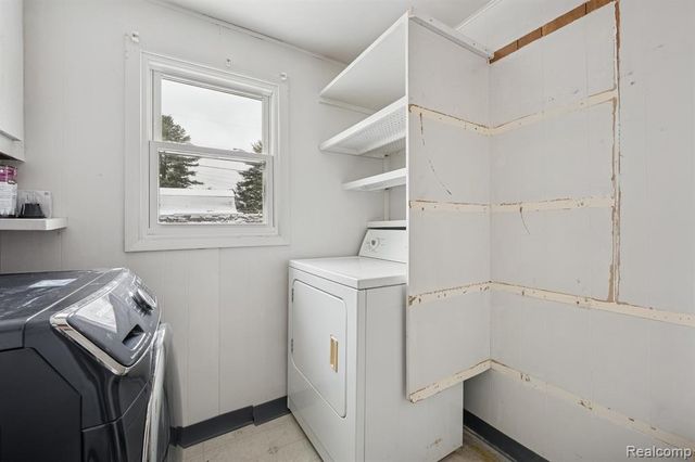 2266 Newberry Road, Waterford, MI 48329