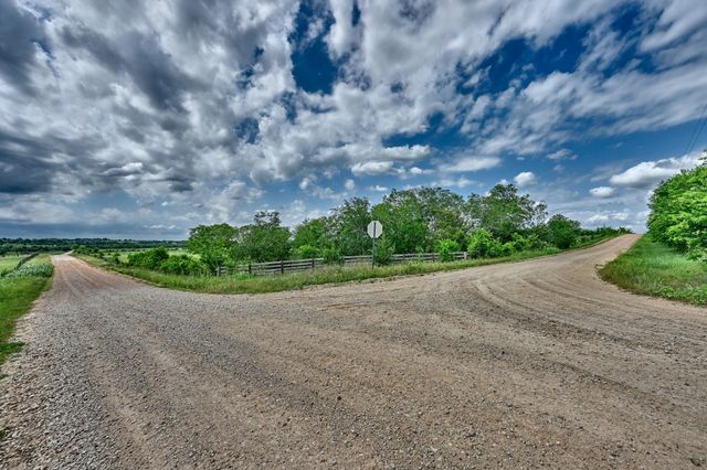0000 School Road, New Ulm, TX 78950