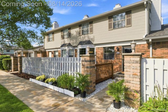 2101 E Vine Way Drive 93, Canton Charter Township, MI 48188