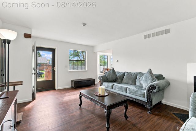 2101 E Vine Way Drive 93, Canton Charter Township, MI 48188