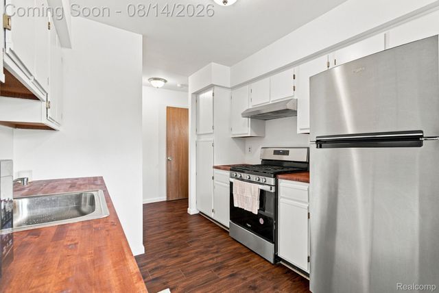 2101 E Vine Way Drive 93, Canton Charter Township, MI 48188