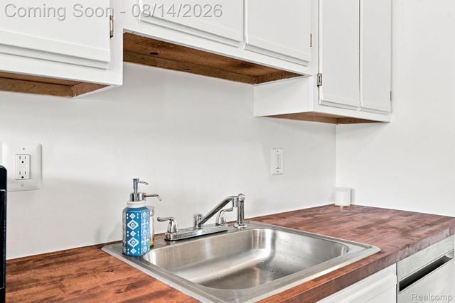 2101 E Vine Way Drive 93, Canton Charter Township, MI 48188
