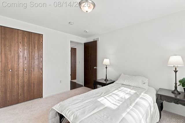 2101 E Vine Way Drive 93, Canton Charter Township, MI 48188