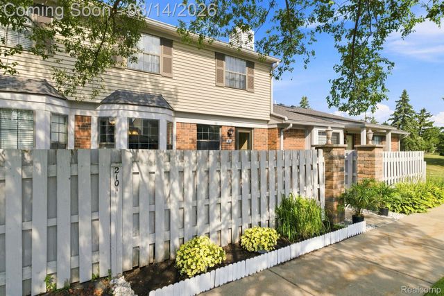 2101 E Vine Way Drive 93, Canton Charter Township, MI 48188