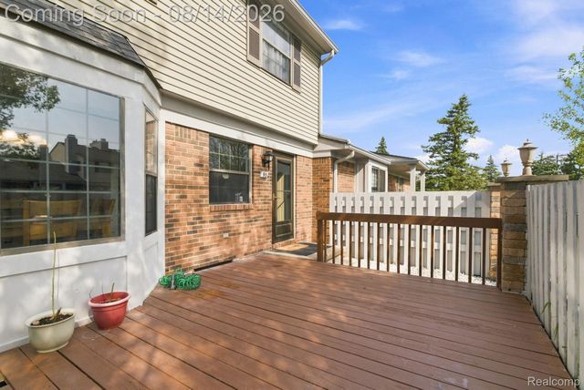 2101 E Vine Way Drive 93, Canton Charter Township, MI 48188