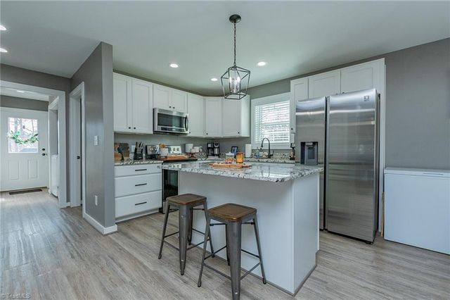 131 Lake Drive 10, Lexington, NC 27292