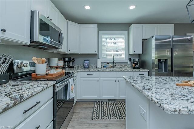 131 Lake Drive 10, Lexington, NC 27292