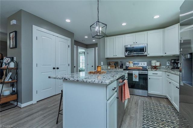 131 Lake Drive 10, Lexington, NC 27292