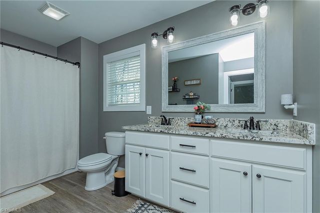 131 Lake Drive 10, Lexington, NC 27292