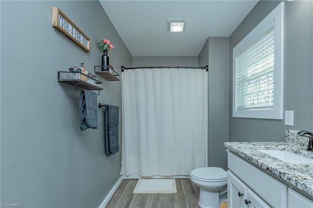 131 Lake Drive 10, Lexington, NC 27292