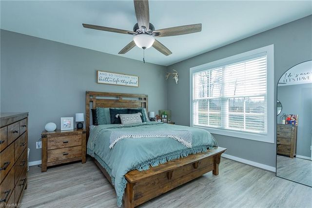 131 Lake Drive 10, Lexington, NC 27292